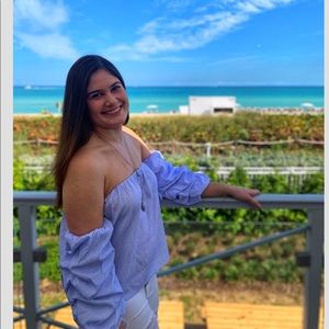 Meet your Posher, Elizabeth